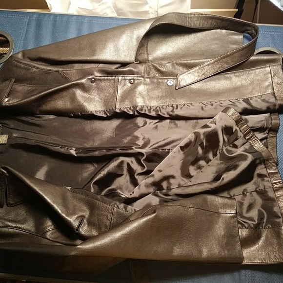 Banana Republic 100% Genuine Leather Jacket - Picture 4 of 8